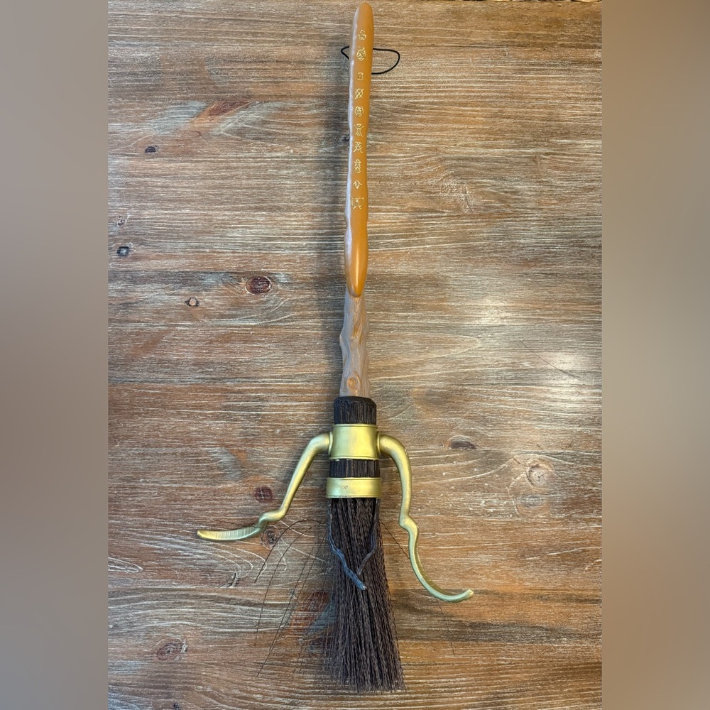 HARRY POTTER NIMBUS 2000 QUIDDITCH BROOMSTICK, 36" LONG
